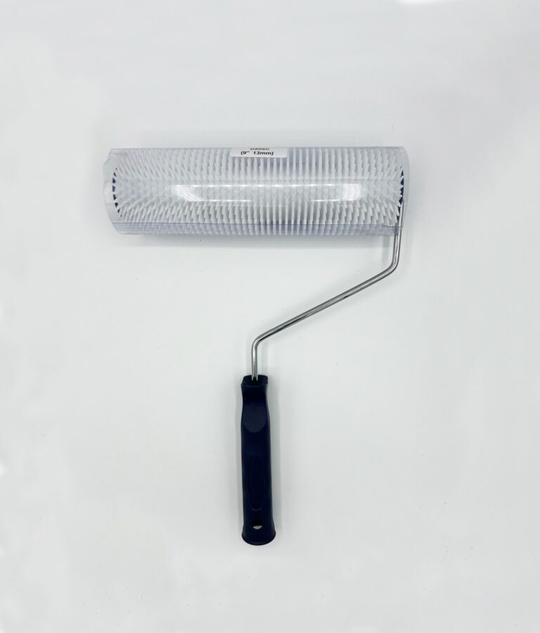 Rouleau à aiguilles anti-bulles pour le revêtement en résine des surfaces et des sols - Grand 23cm
