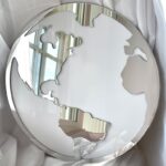 D.40 Élément Décoratif en Acrylique Miroir Argenté - Forme de Carte du Monde
