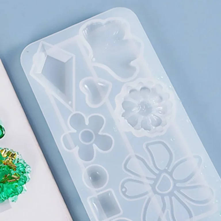 Moule en silicone fleurs & formes pour bijoux en résine